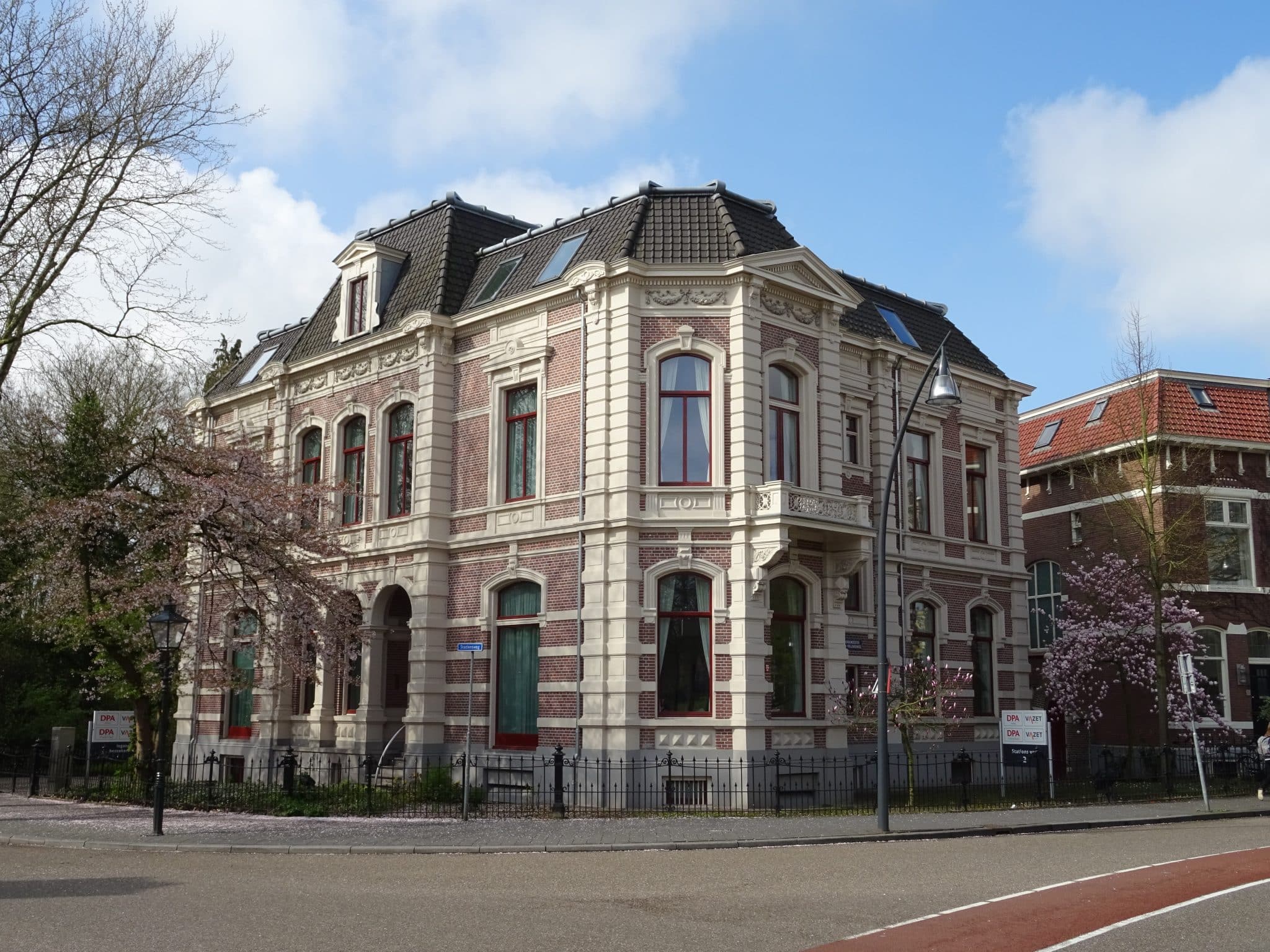 Kantoorpand Cauberg-Huygen in Zwolle